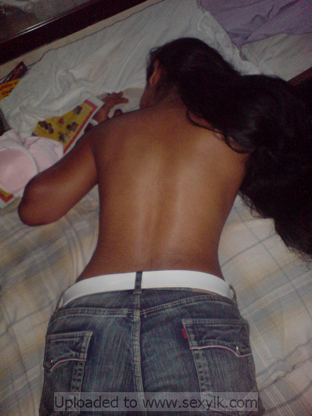 sri lankan hot girl in bed free sexy video clip